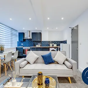  Apartment Raglan 3 - Central With Free Parking