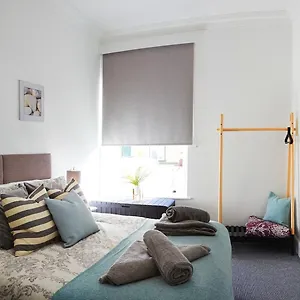  Apartment Headland View - Stunning Sea Views!